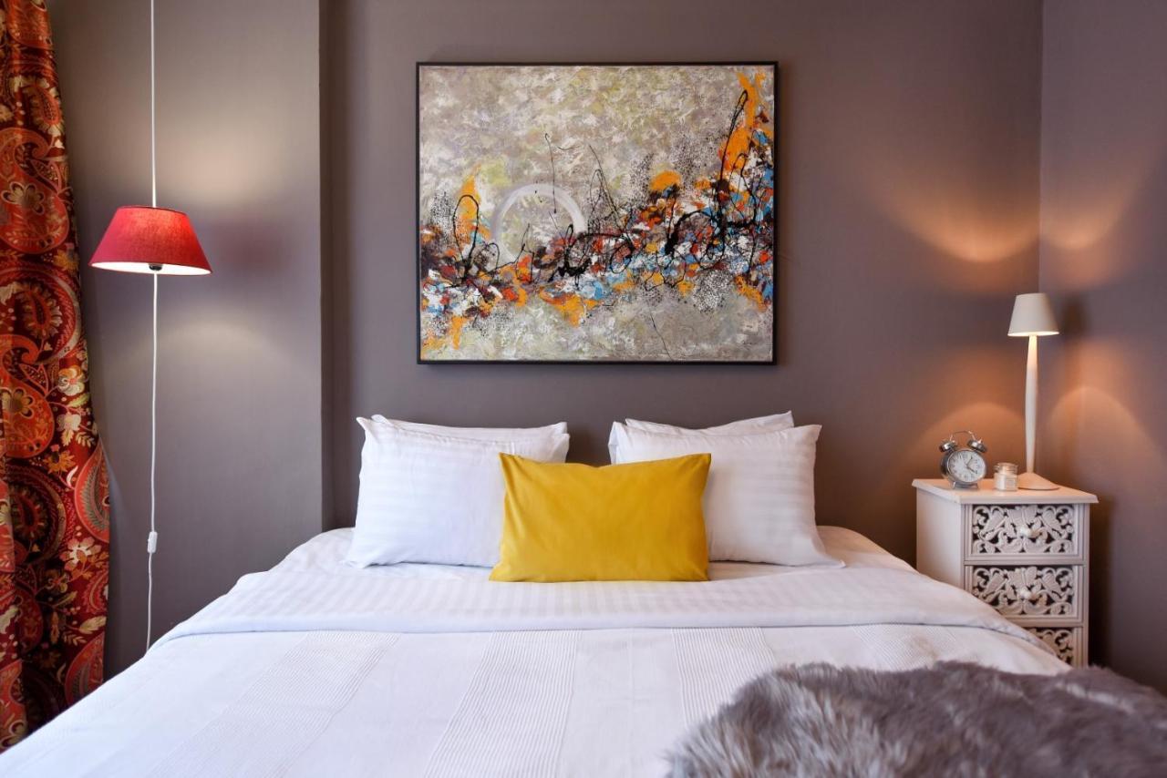 Downtown Oasis: Central Apartments With Cozy Charm Букурещ Екстериор снимка