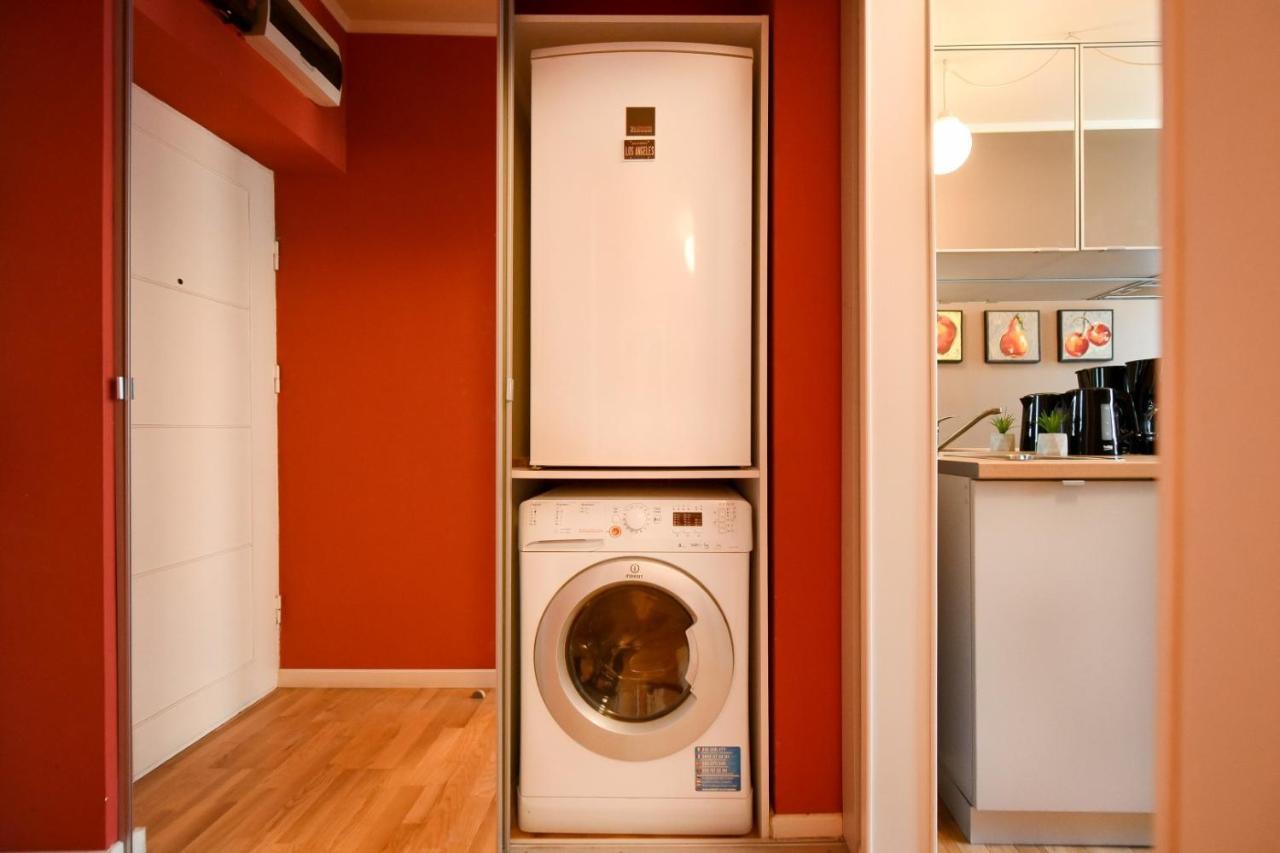 Downtown Oasis: Central Apartments With Cozy Charm Букурещ Екстериор снимка