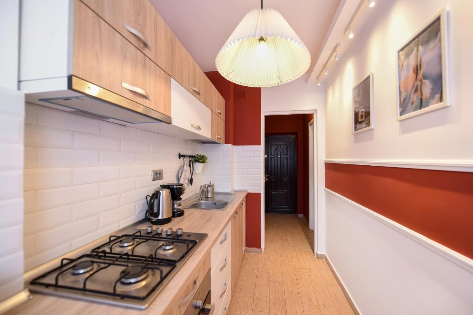 Downtown Oasis: Central Apartments With Cozy Charm Букурещ Стая снимка
